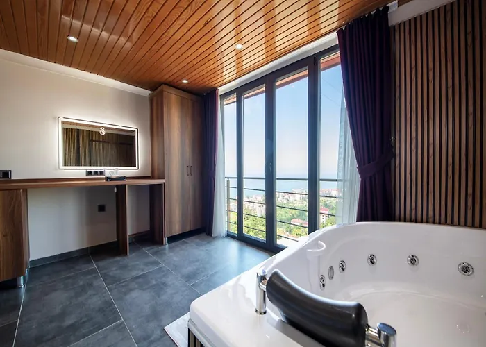 Royal * 特拉布宗